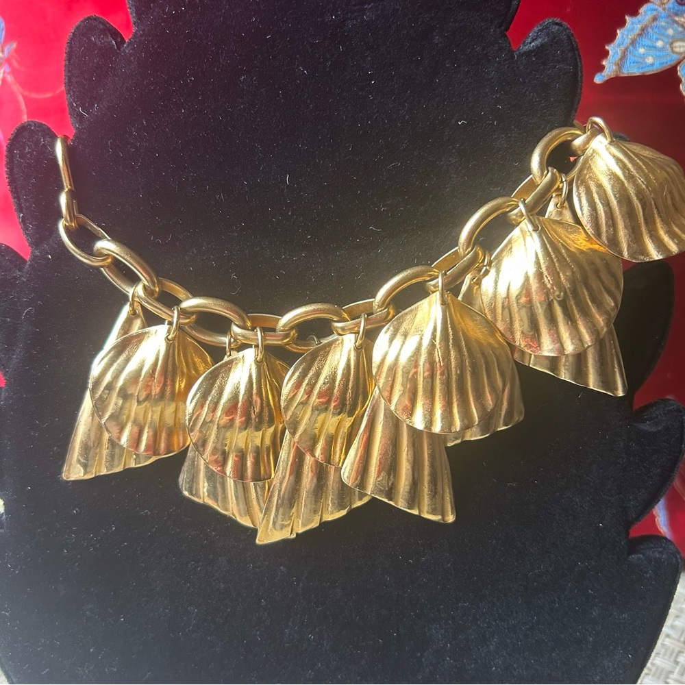 Robert Lee Morris for Donna Karen  24 gold plated chunky shell bracelet. - Picture 4 of 4